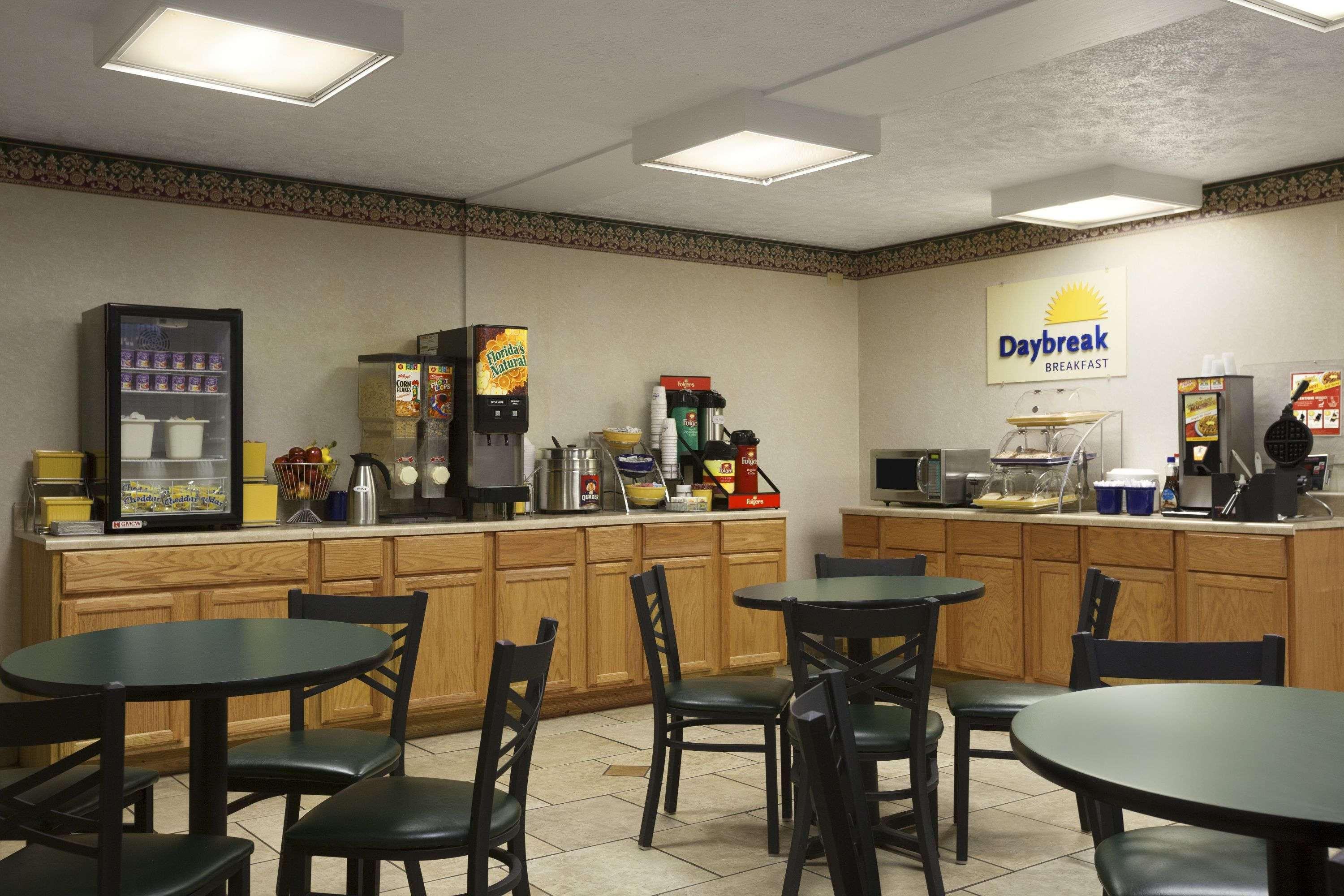 Days Inn By Wyndham Waynesboro Extérieur photo