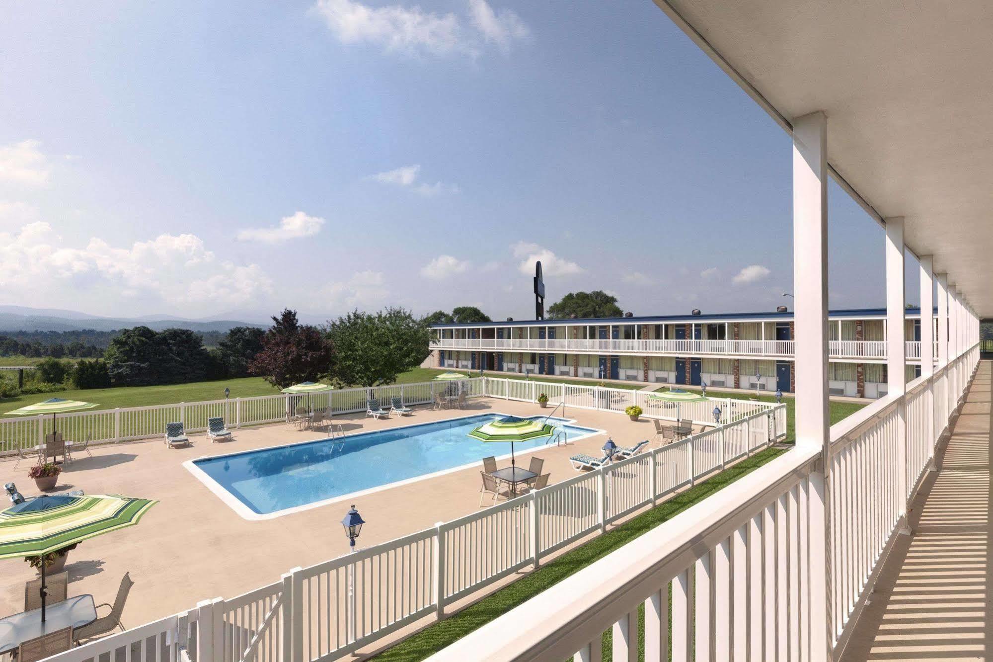 Days Inn By Wyndham Waynesboro Extérieur photo